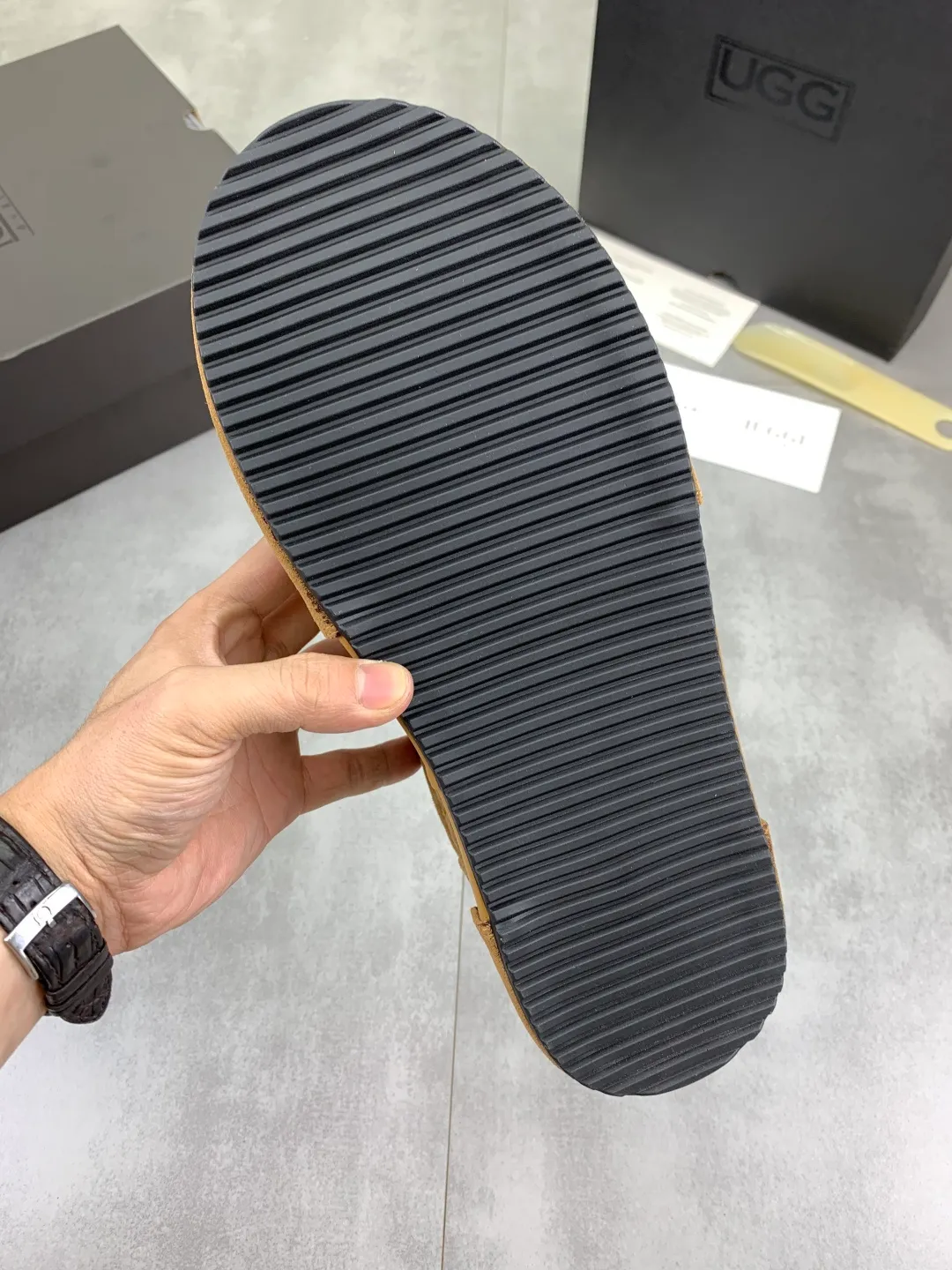 Men's men's shoes 💰P600 New arrival 🆕🆕🆕 IUGGI new retro presbyopic men's shoes Casual and versatile, full of high-end sense, fashionable and luxury style, joint model, retro presbyopic factor, full of handsome style, first layer suede cowhide, wool lining, rubber outsole, light and non-slip size: 39-44, three colors 9681-c22